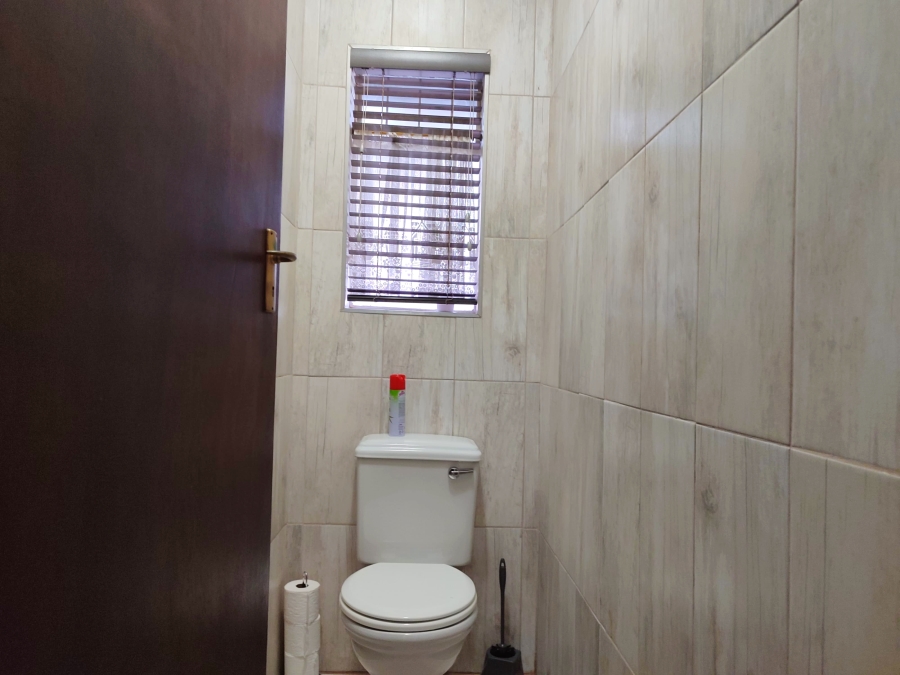 3 Bedroom Property for Sale in Flamwood North West